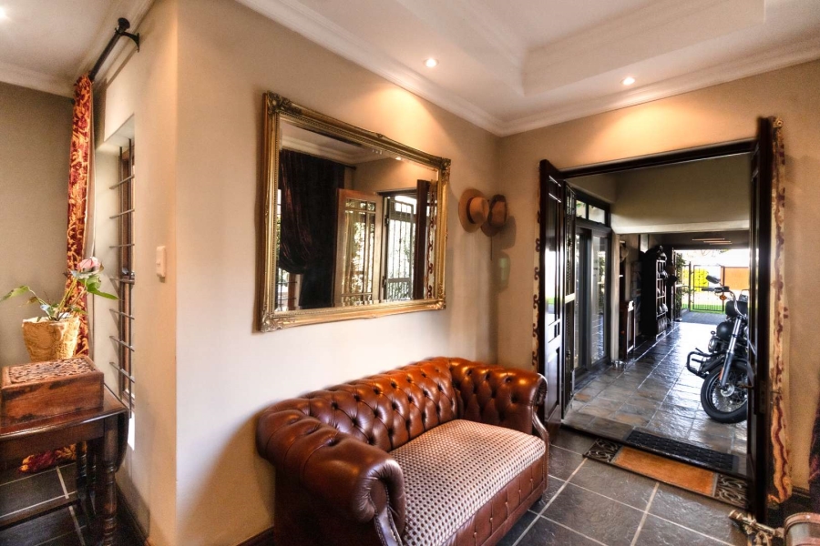 6 Bedroom Property for Sale in Sandbaai Western Cape